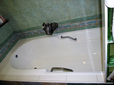 Восстановление эмали  чугунной ванны Новая Вололага